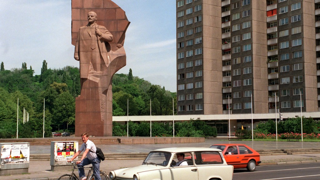 Lenin statue