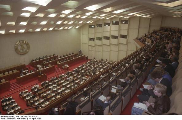 Berlin, Volkskammer während Regierungserklärung von Lothar de Maiziere