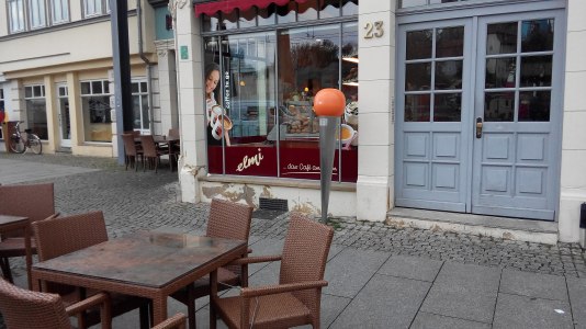 2560px-DenkNadel_Erfurt_Domplatz_23